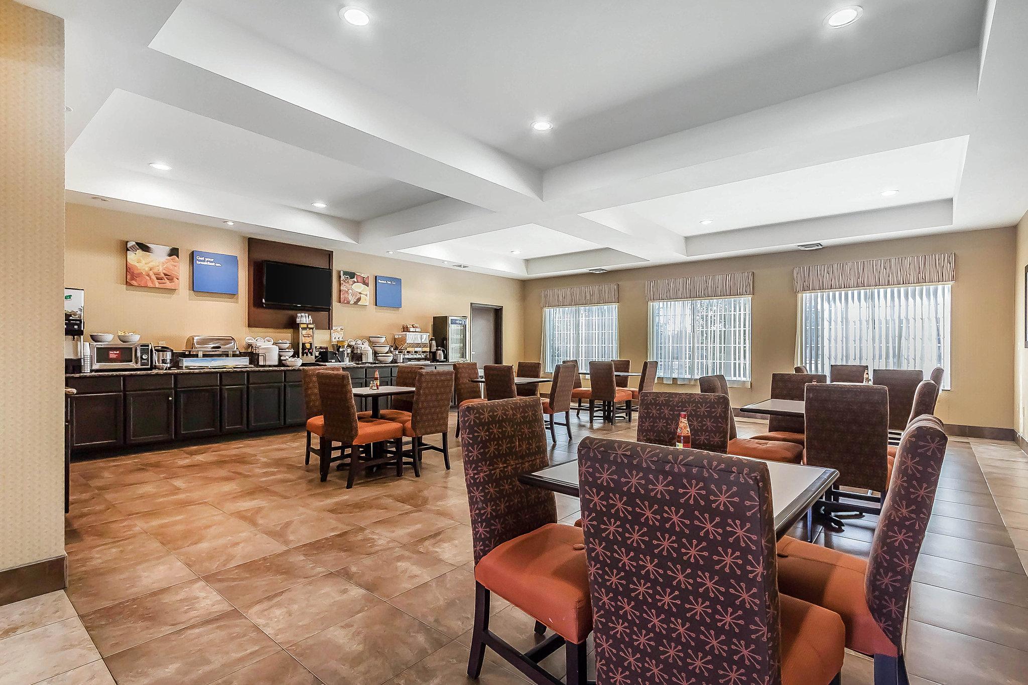 Comfort Inn & Suites Near Bethel College Newton Exteriér fotografie