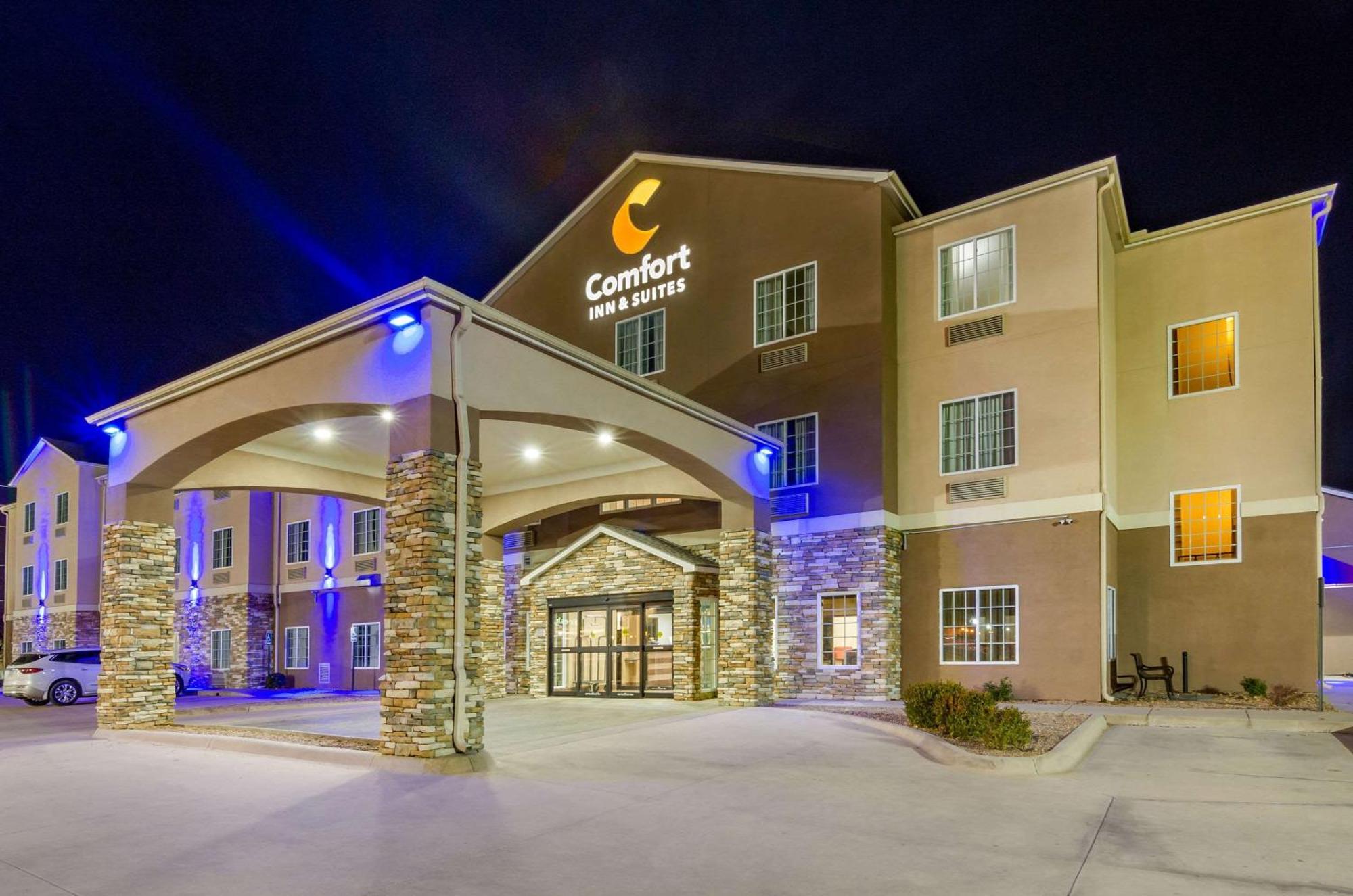 Comfort Inn & Suites Near Bethel College Newton Exteriér fotografie