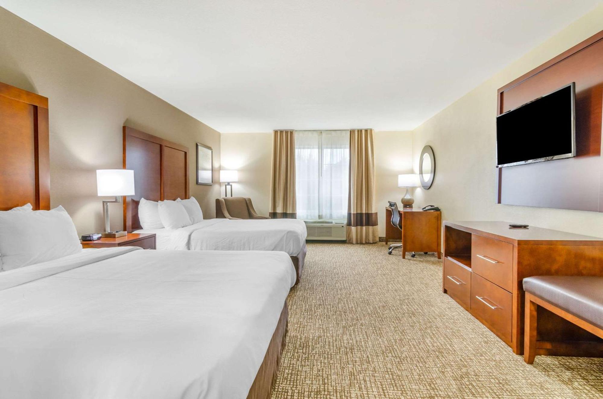 Comfort Inn & Suites Near Bethel College Newton Exteriér fotografie