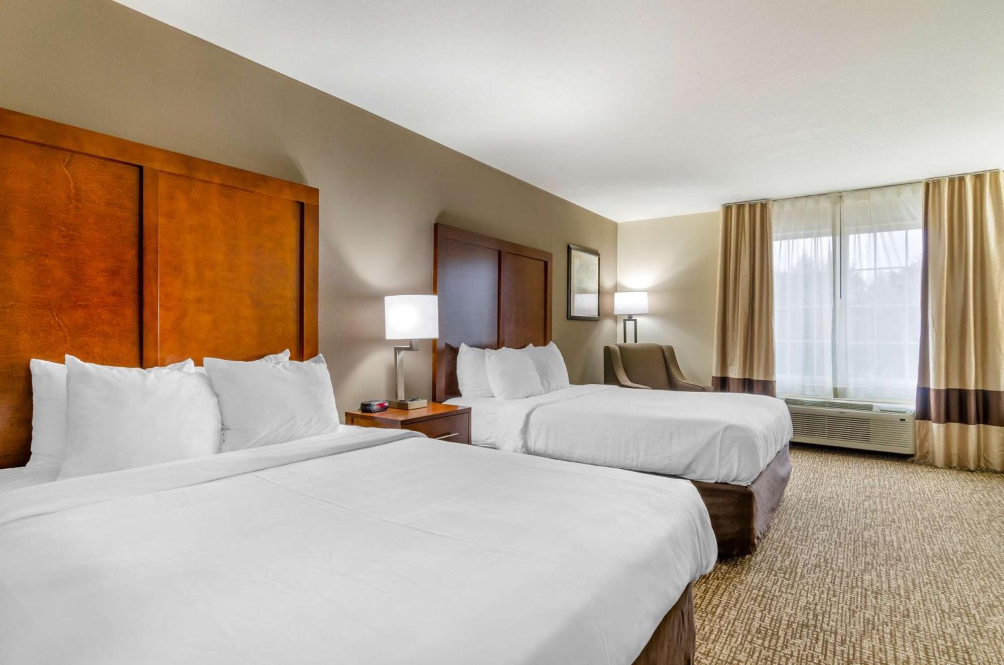 Comfort Inn & Suites Near Bethel College Newton Exteriér fotografie