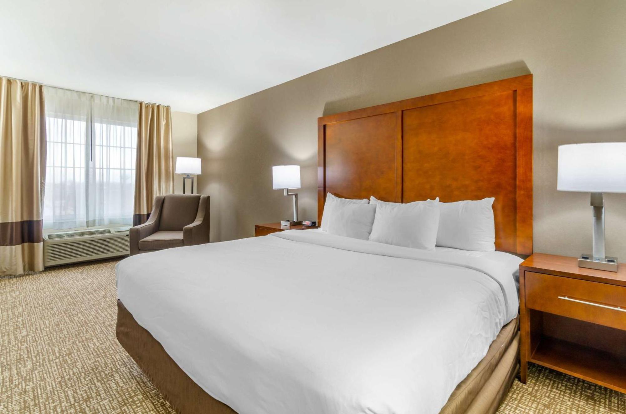 Comfort Inn & Suites Near Bethel College Newton Exteriér fotografie