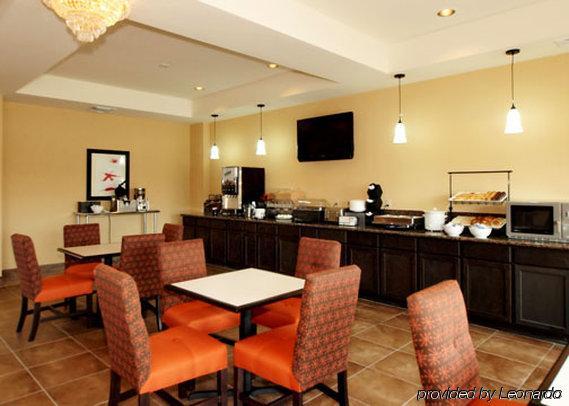Comfort Inn & Suites Near Bethel College Newton Restaurace fotografie